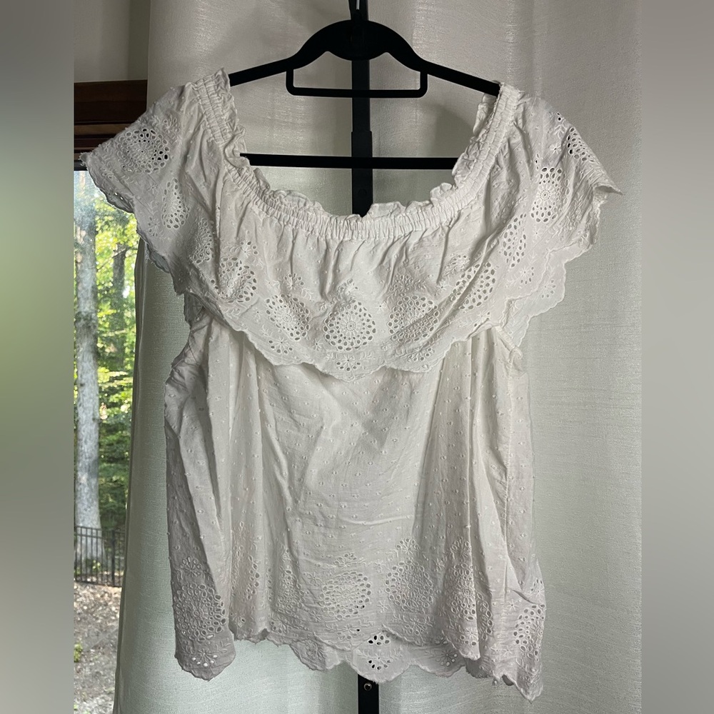 American Eagle Outfitters White Eyelet Blouse